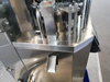 Nuevo modelo, nuevo diseño, 400 agujeros, tamaño cero 000 # 00 #, máquina de llenado de cápsulas automática de gel duro